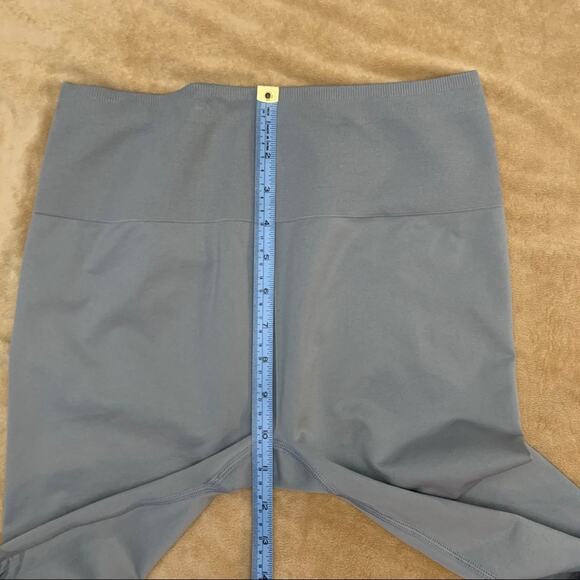 Fabletics Leggings Small Gray Animal Print Seamless High Waist - Picture 9 of 12